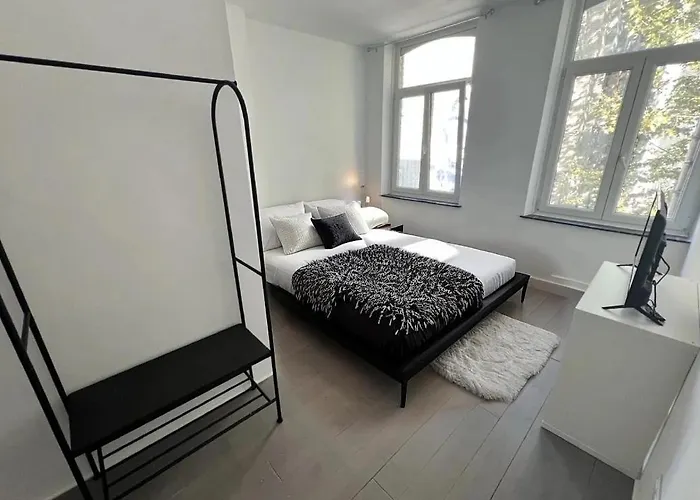 Apartment Charleville H Centre - Gare - Aeroport Charleroi